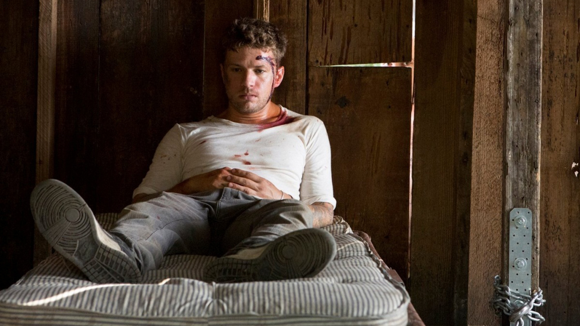 Uma cena do filme 'Catch Hell'