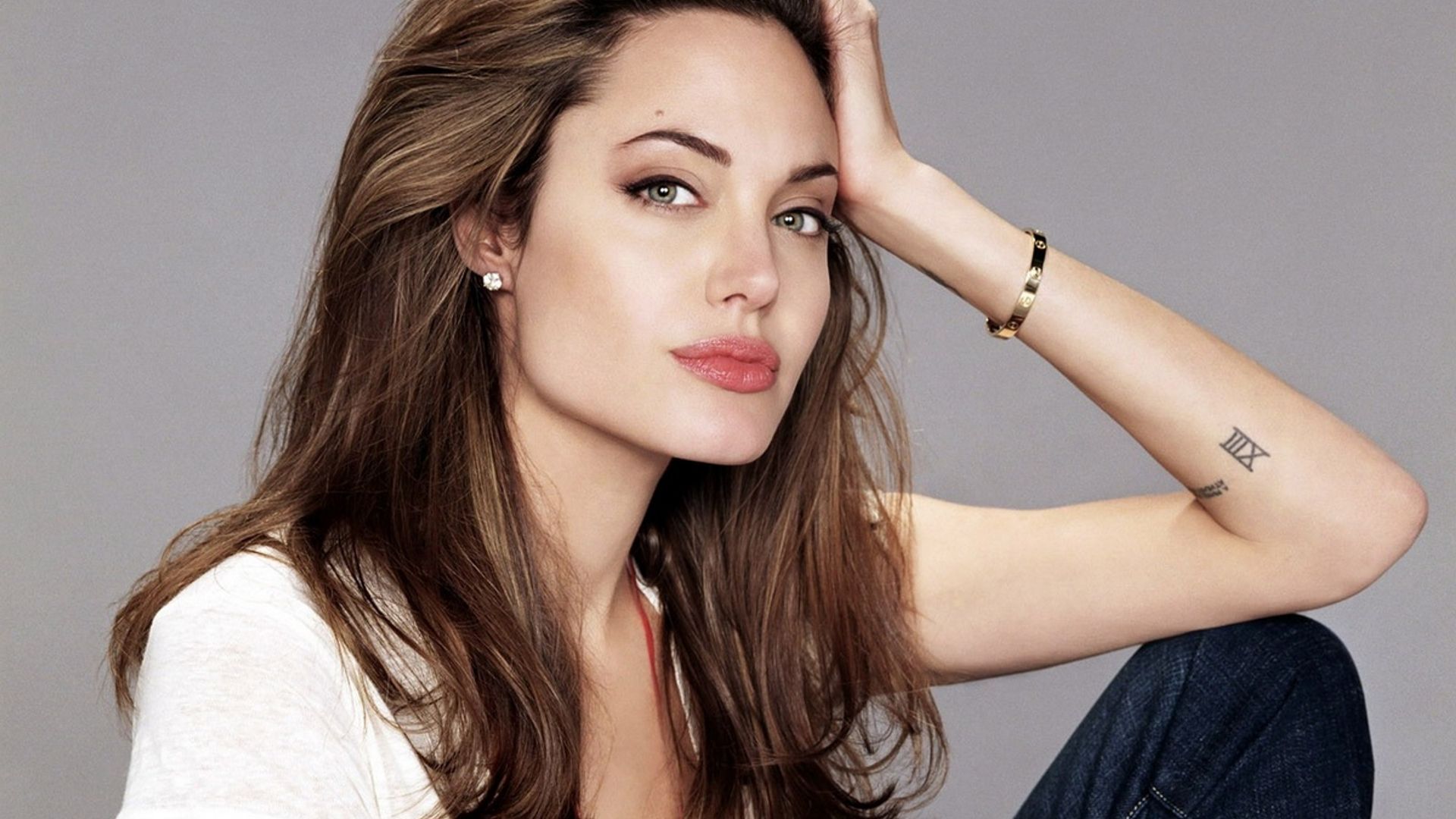 Angelina Jolie – uma Gémeos