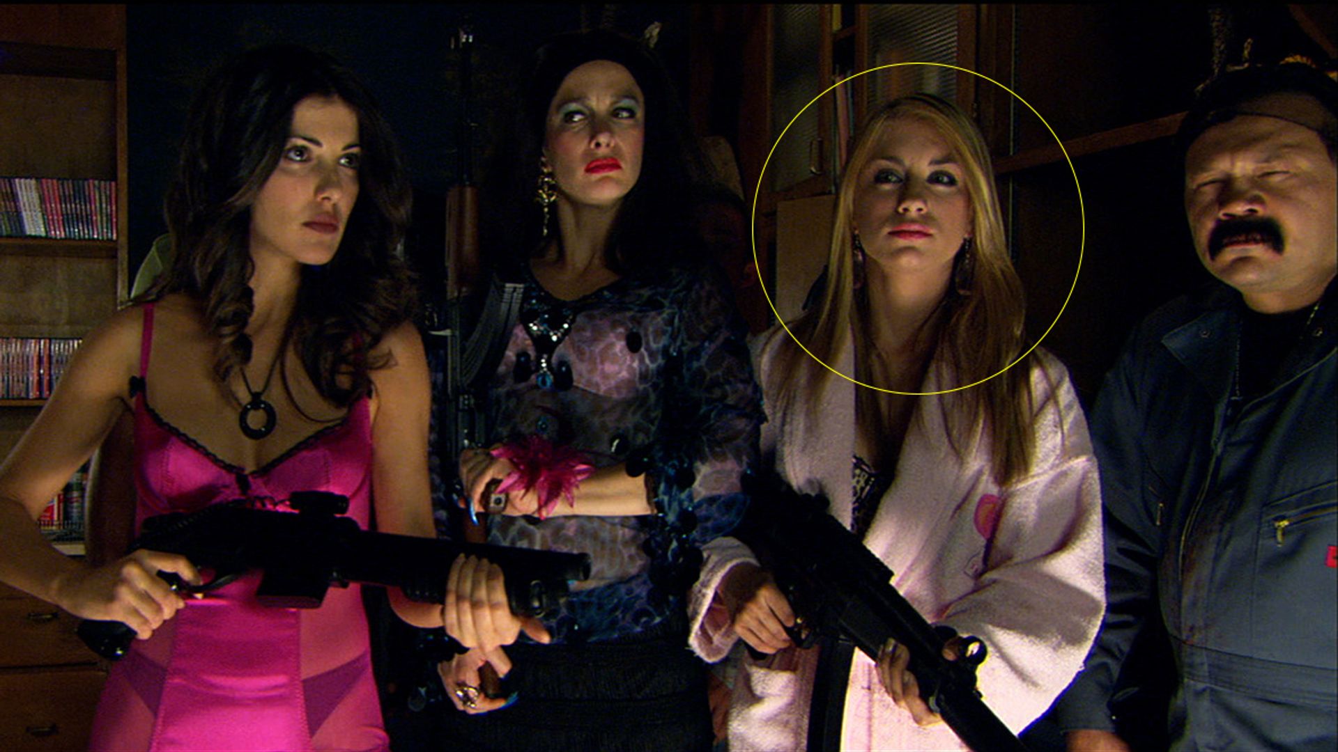 Jennifer Holland no filme Zombie Strippers