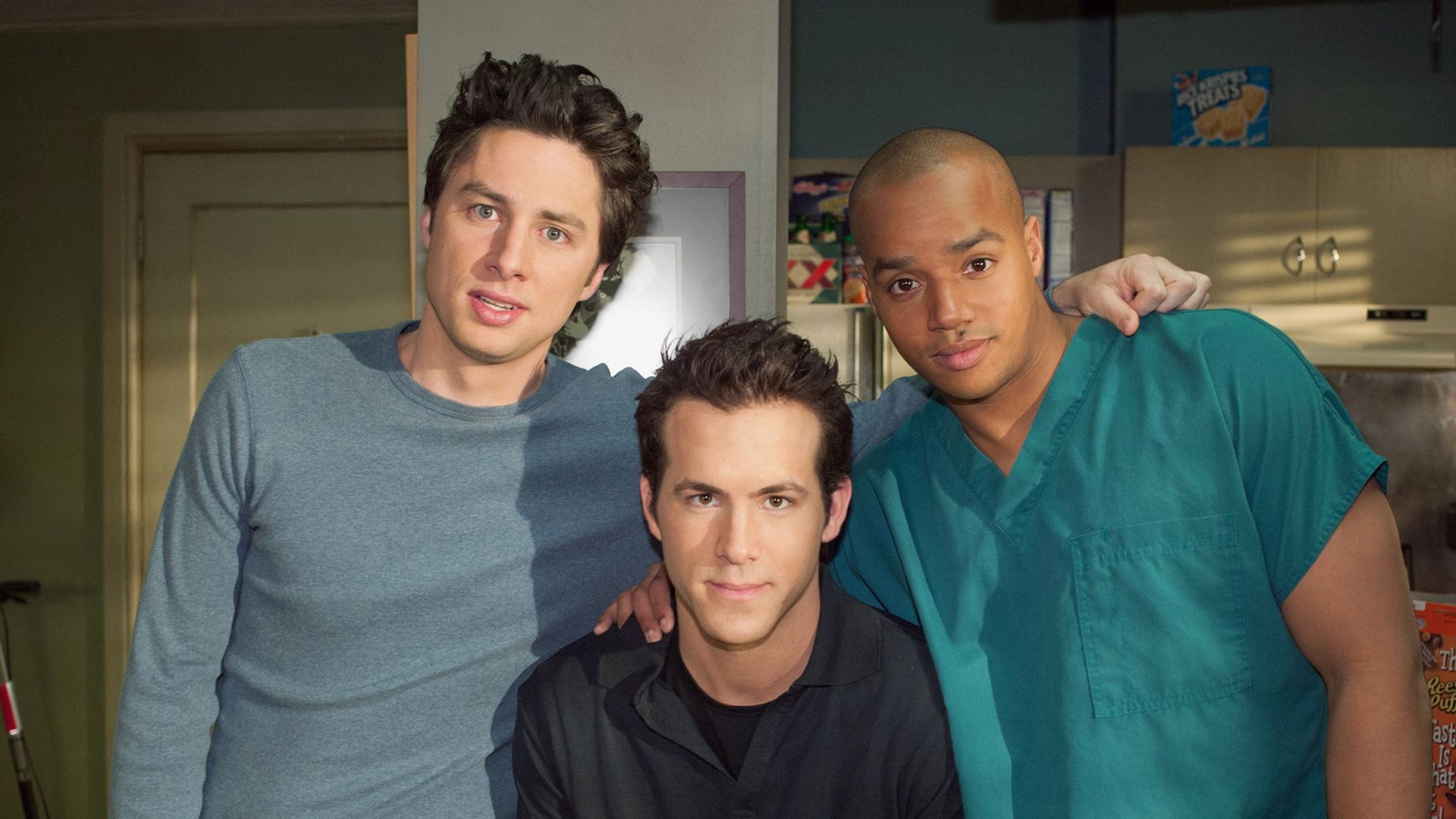 Zach Braff, Ryan Reynolds e Donald Faison no set de Scrubs