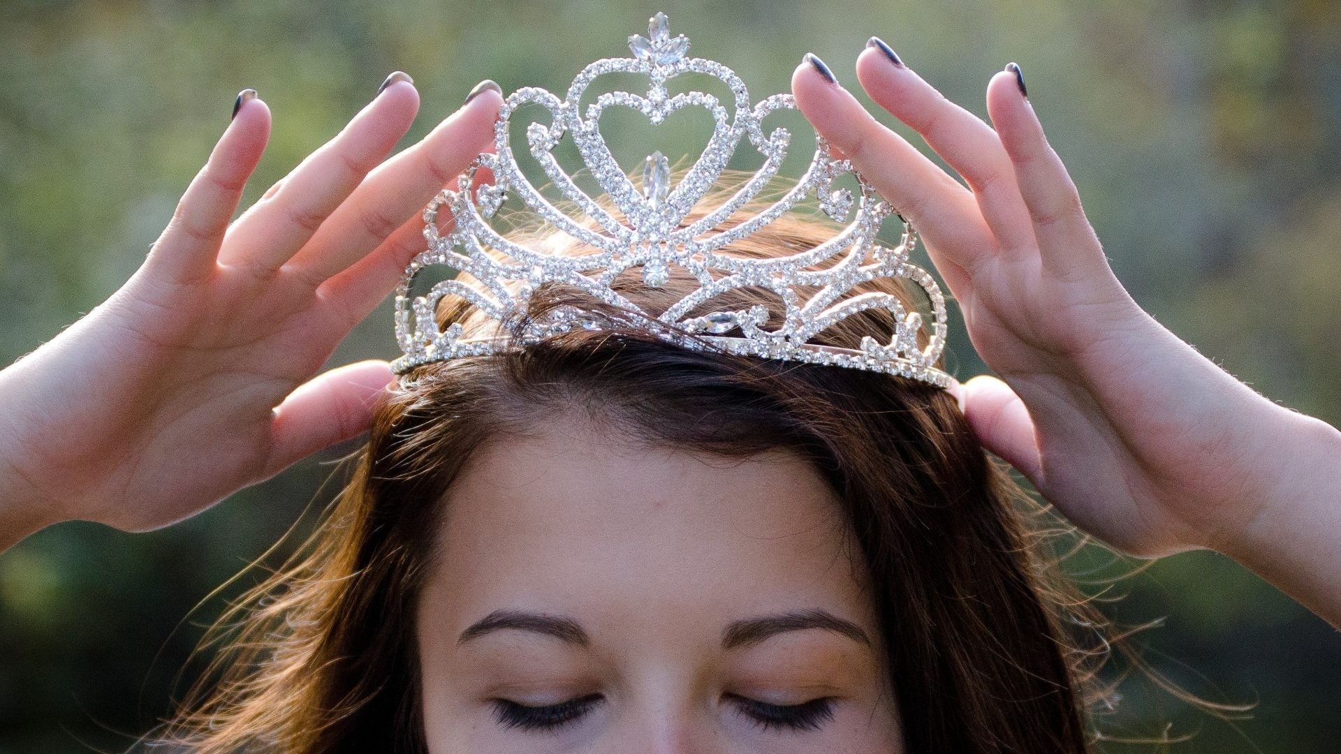 A Rapariga Leão – Uma Verdadeira Rainha