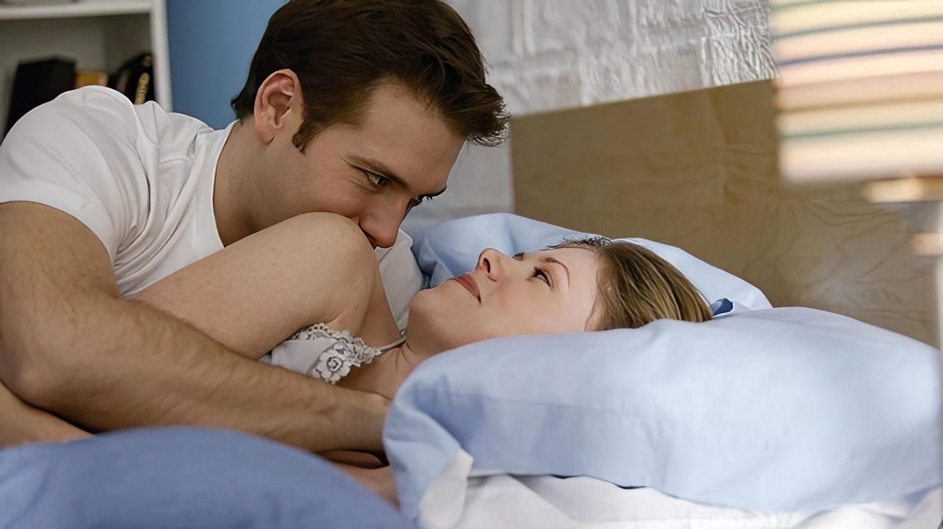 Alcançar harmonia na cama para um casal de Aquário e Gémeos é tarefa simples