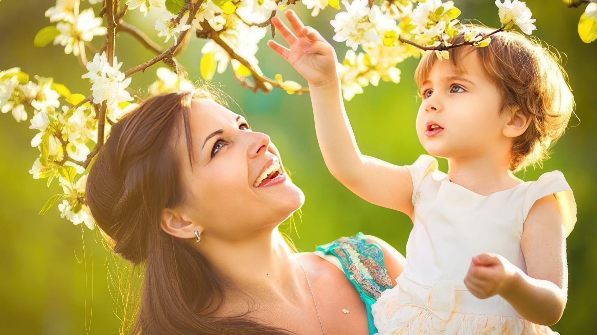 O filho de uma mãe Leão cresce socialmente ativo