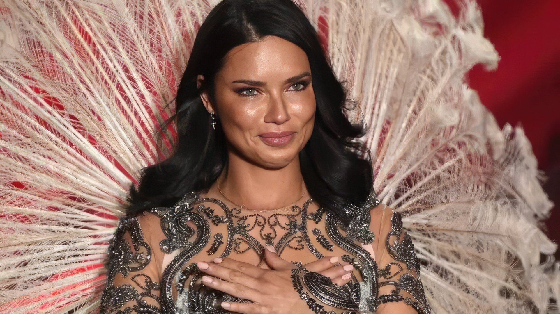 Adriana Lima no último desfile da Victoria's Secret