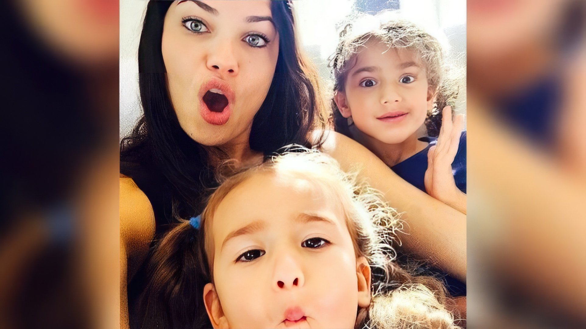 Adriana Lima com os filhos