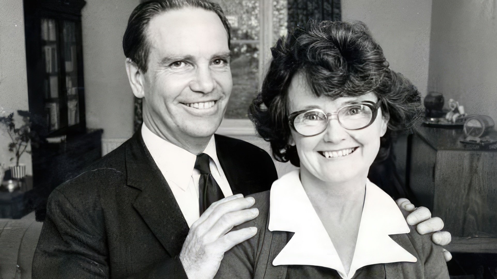 Stanley Dwight, pai de Elton John, com a segunda esposa Edna