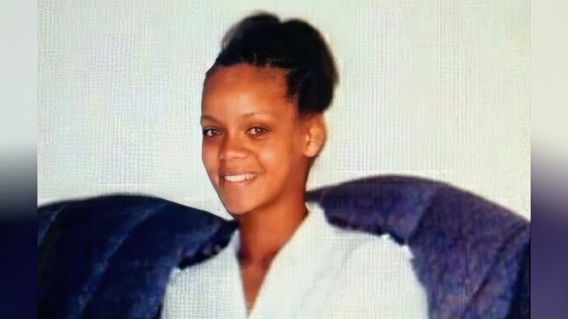 Rihanna antes de se tornar famosa (2003)
