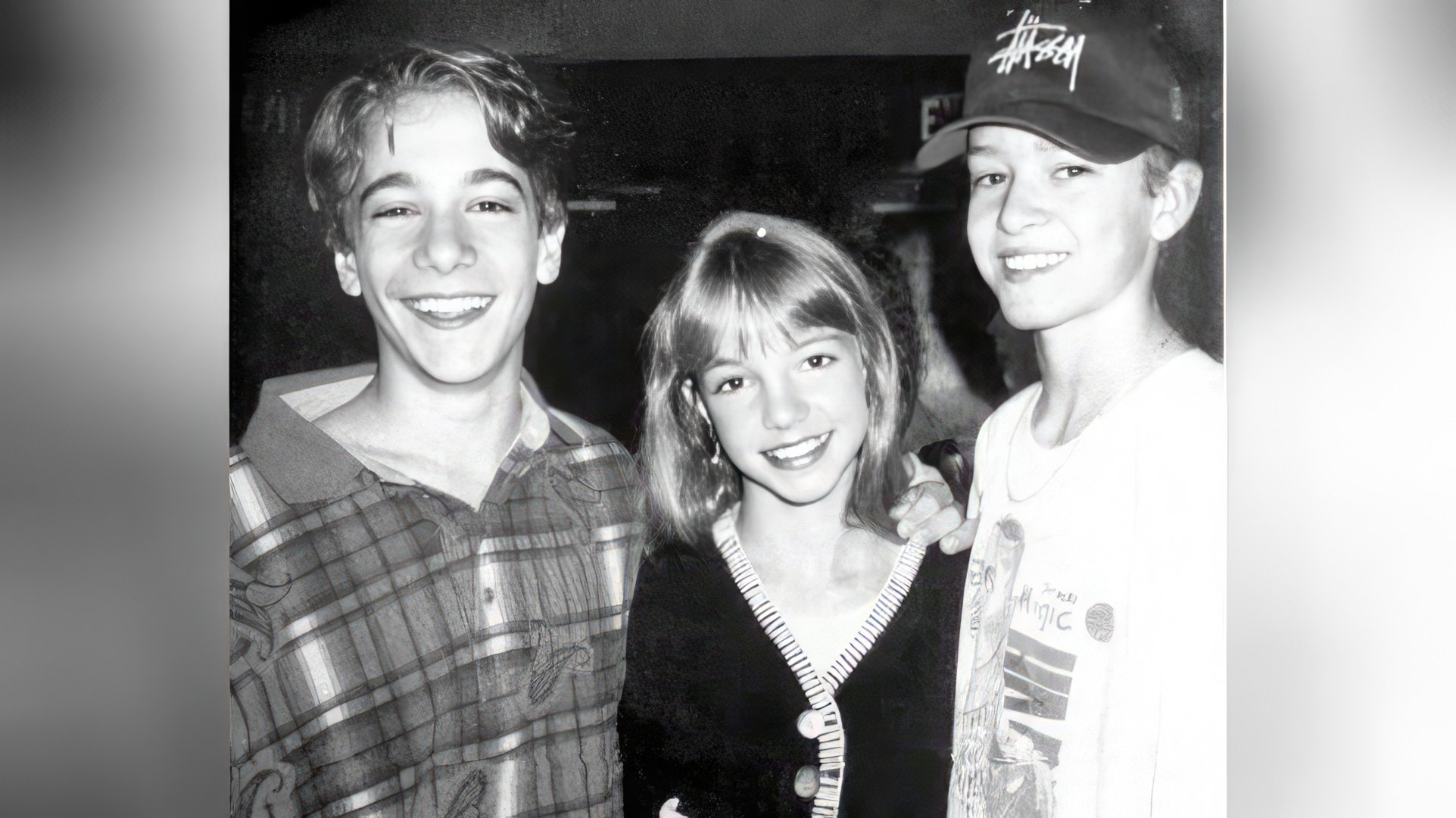 Britney Spears jovem com Ryan Gosling (à esquerda) e Justin Timberlake