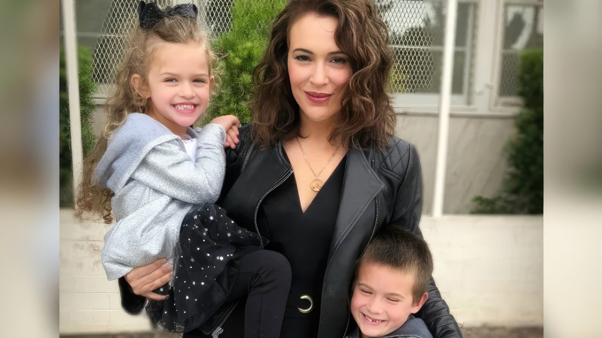 Alyssa Milano com os filhos