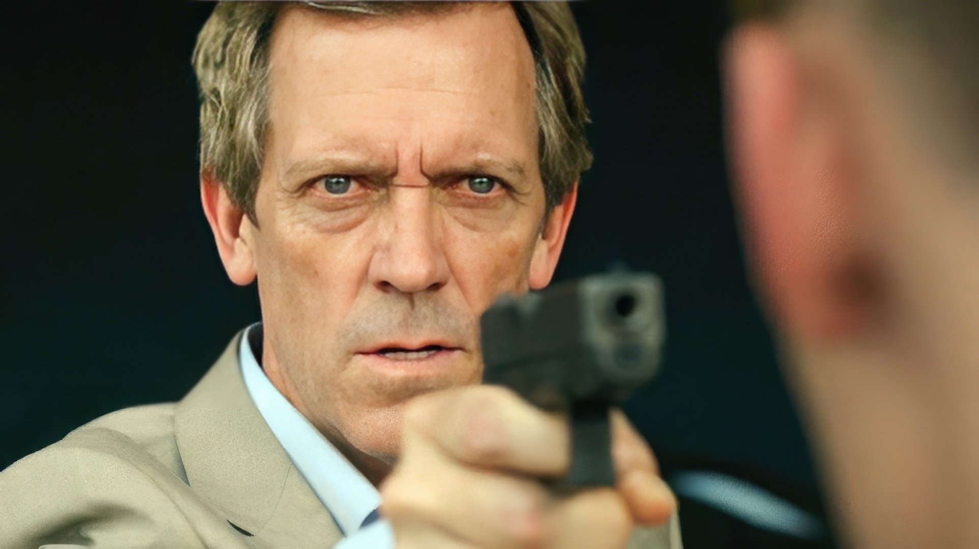 Hugh Laurie na série 'The Night Manager'