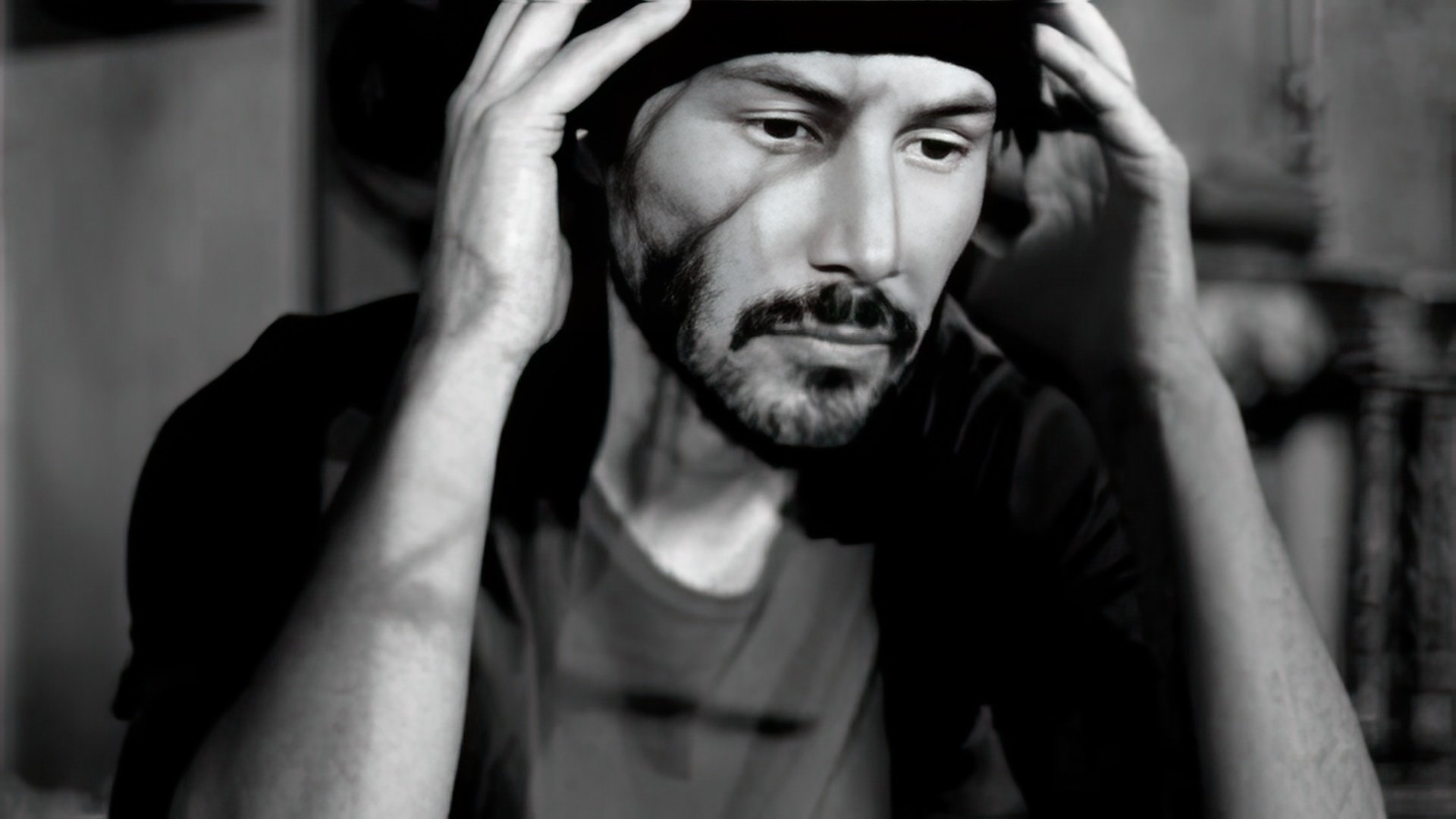 A vida pessoal de Keanu Reeves está repleta de momentos tristes
