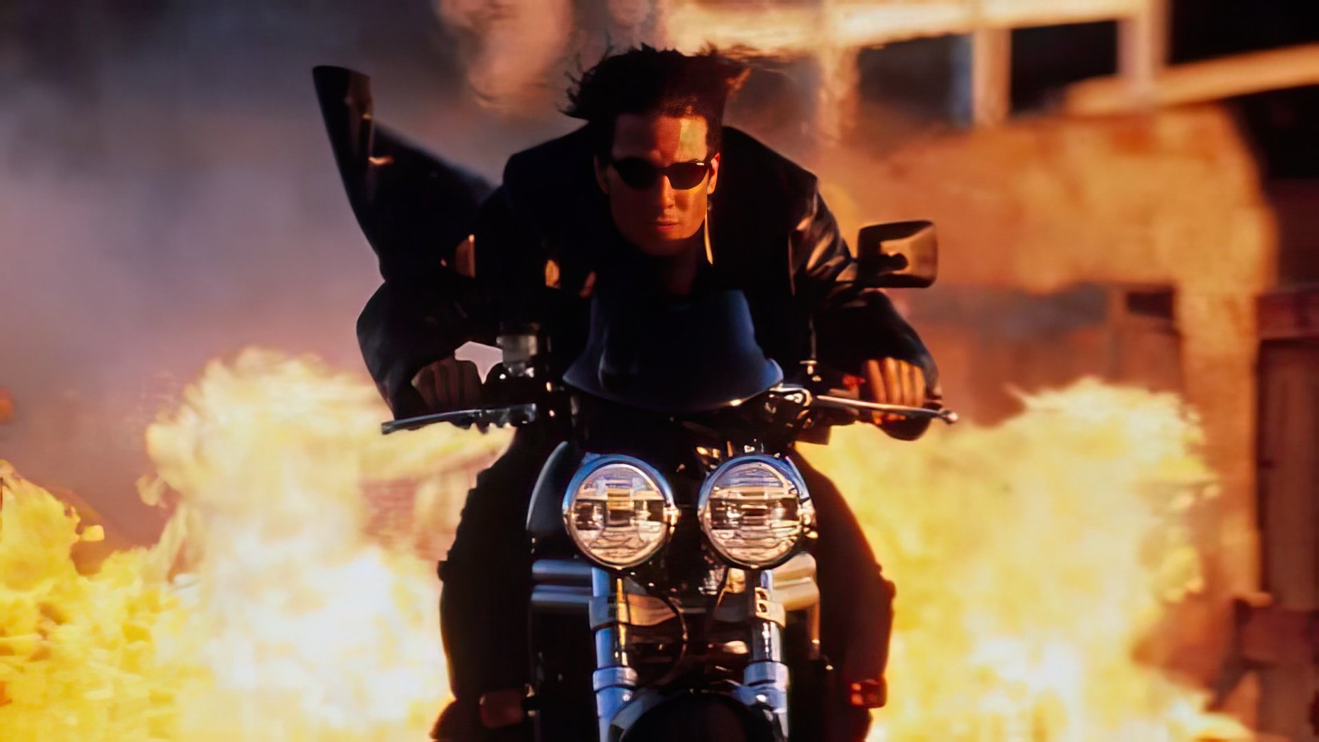 Tom Cruise executou todas as acrobacias de moto sozinho
