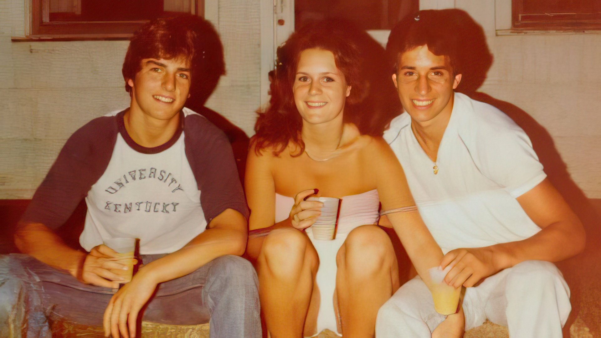 O jovem Tom Cruise com a sua primeira namorada