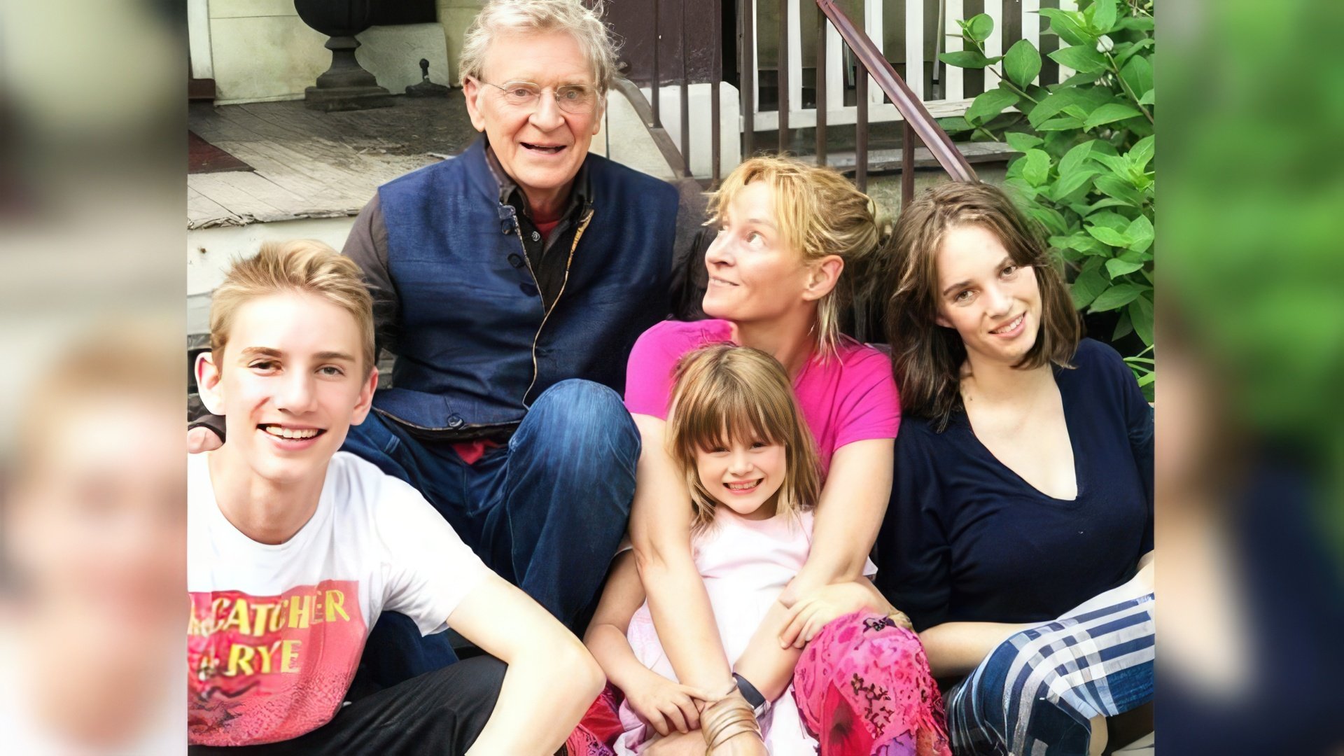 Uma Thurman com o pai e os filhos
