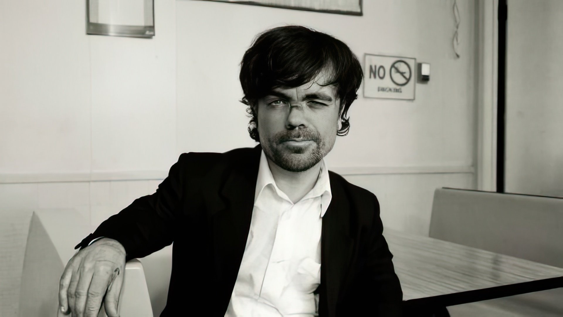 Peter Dinklage em "Pete Smalls Is Dead"