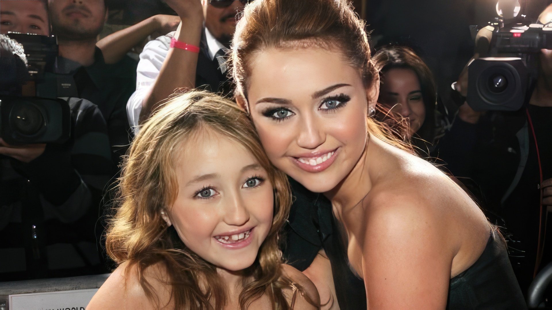 Na foto: Miley e Noah Cyrus