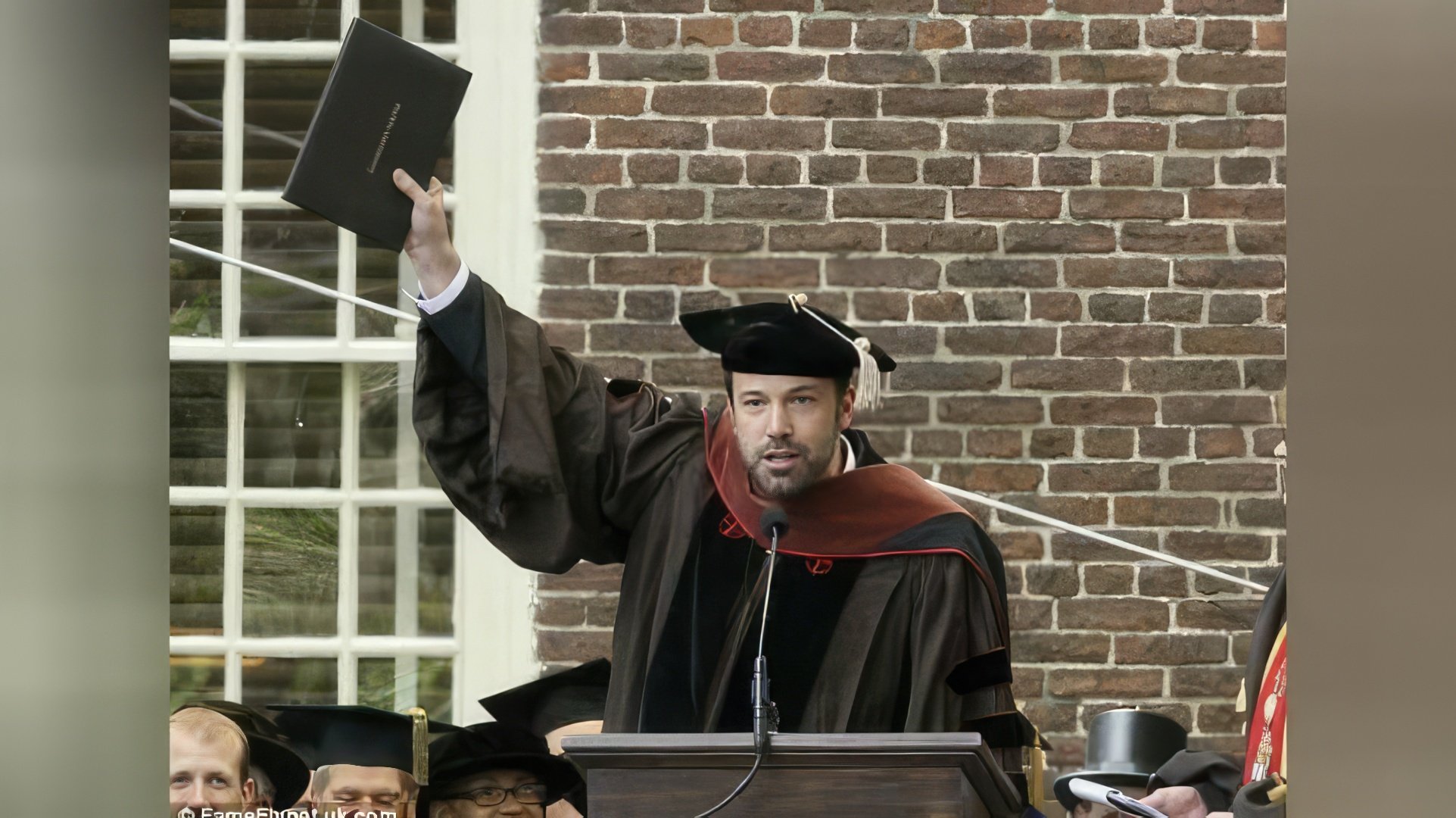 Ben Affleck só recebeu o seu diploma de ensino superior em 2013