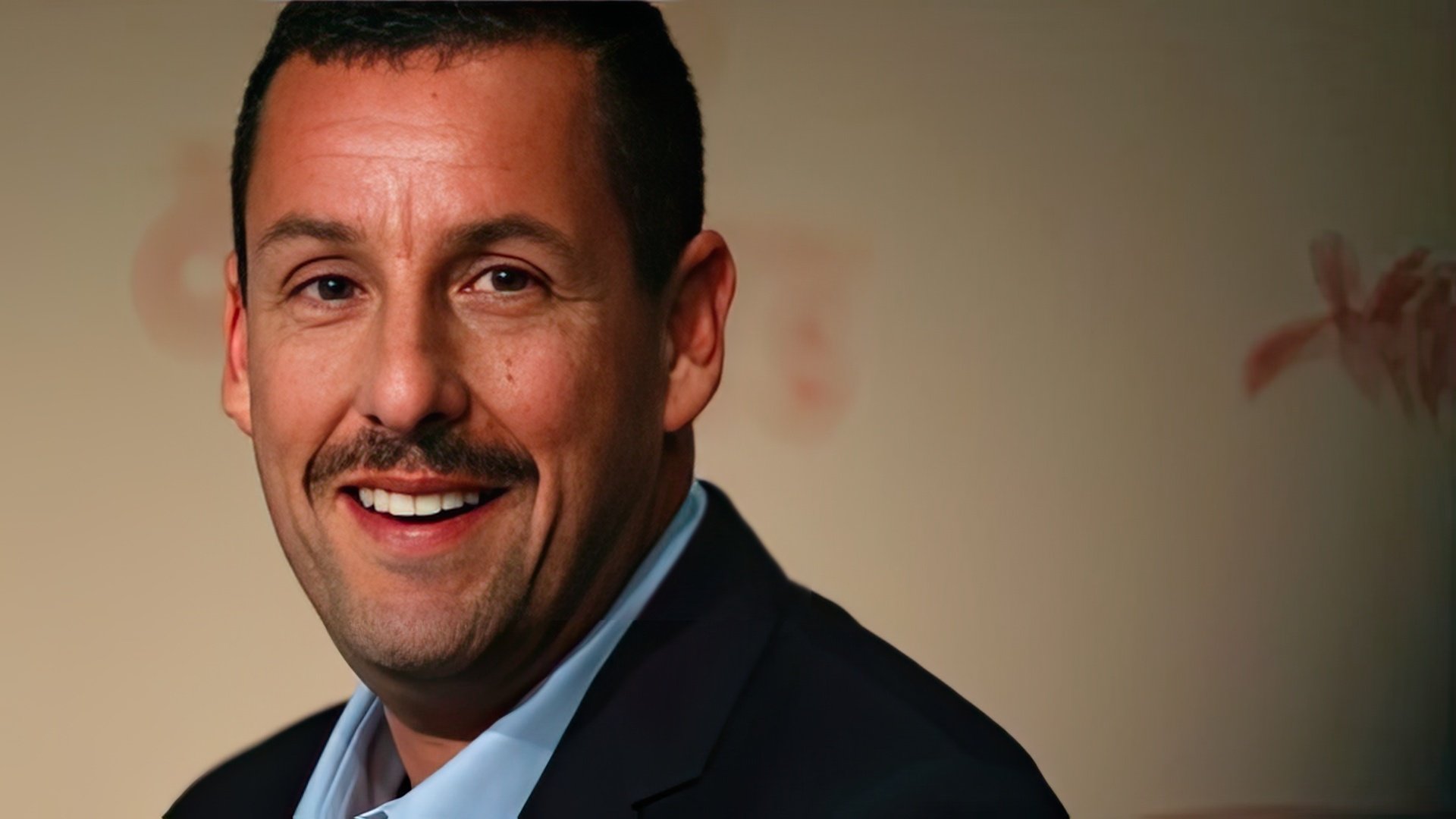 Em 2017, Adam Sandler deixou crescer o bigode