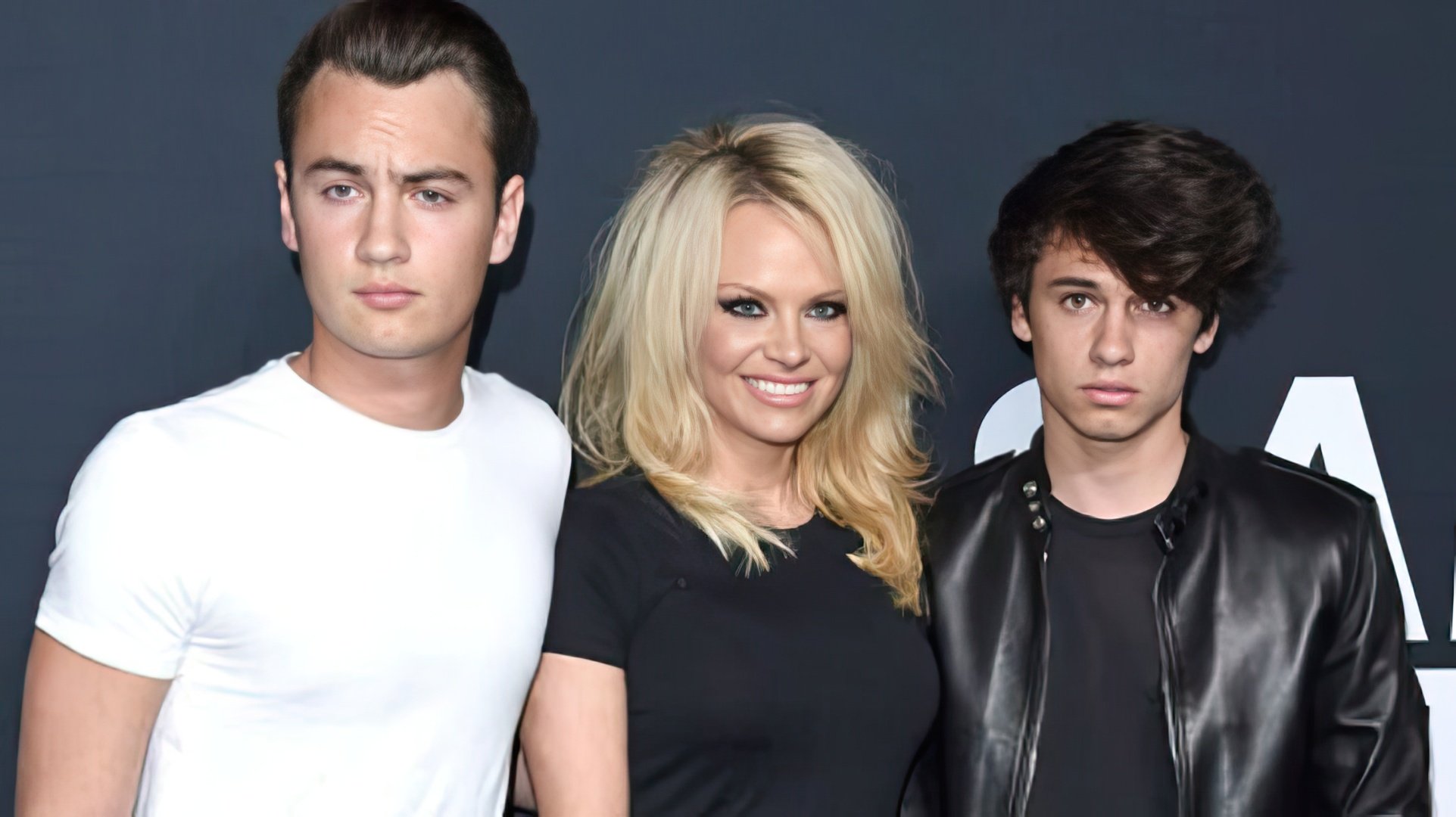 Os filhos de Pamela Anderson já são adultos