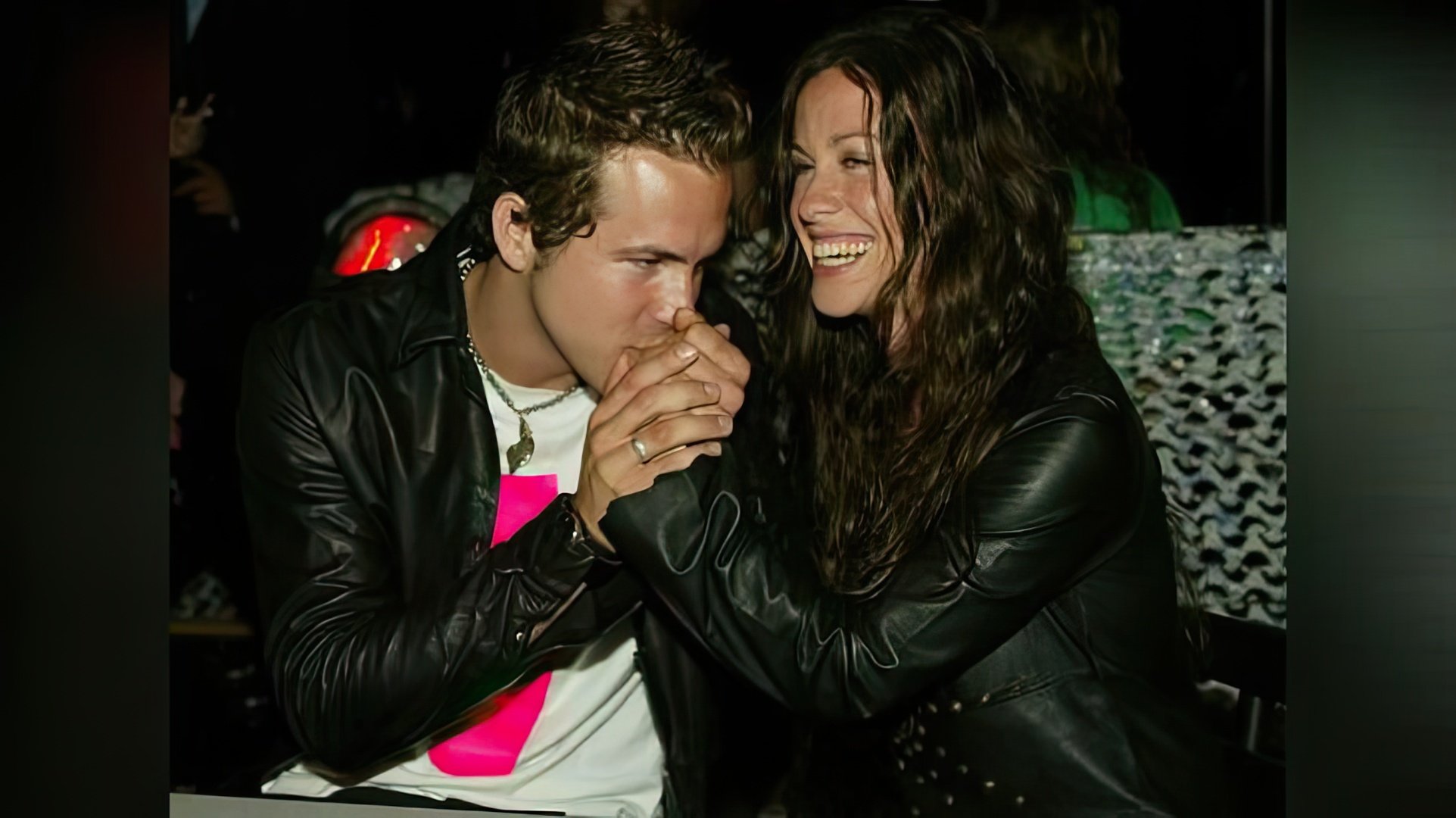 Ryan Reynolds namorou Alanis Morissette