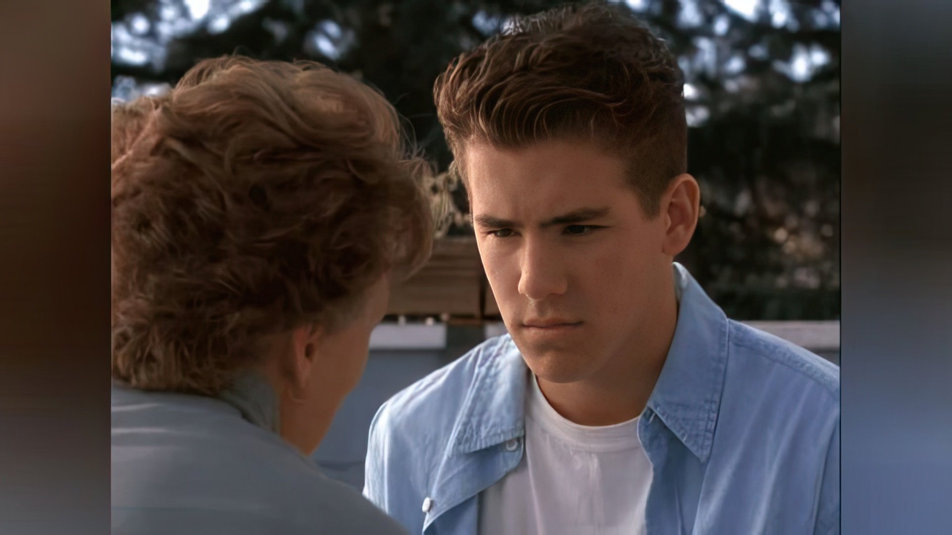 Ryan Reynolds em Keep Quiet and Serve