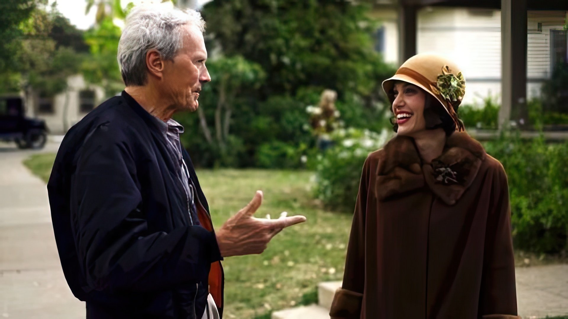 Clint Eastwood e Angelina Jolie no set do thriller Changeling