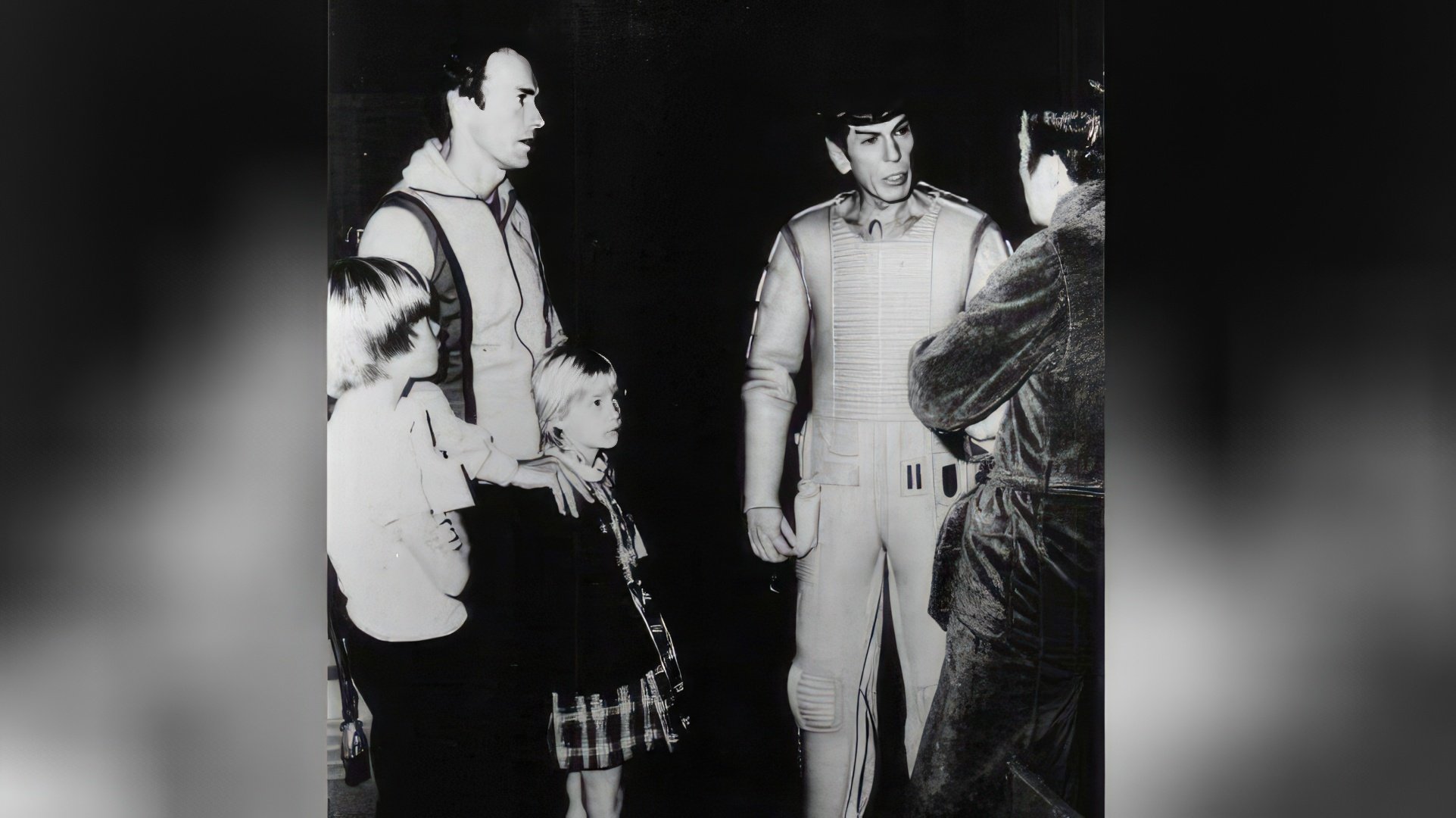 Clint Eastwood com os filhos no set da série de TV Star Trek
