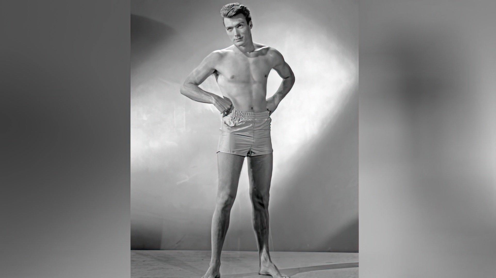 A altura de Clint Eastwood é 193 cm