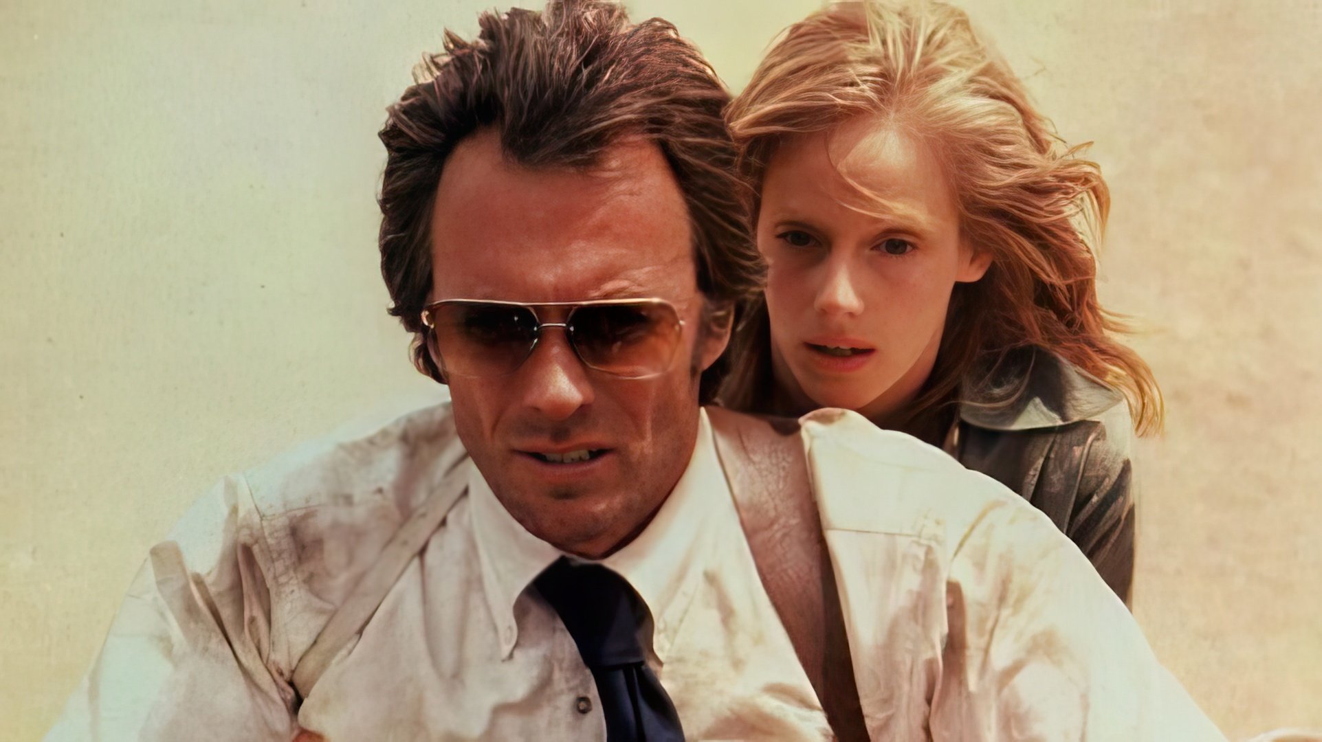 Eastwood e Locke no filme The Gauntlet