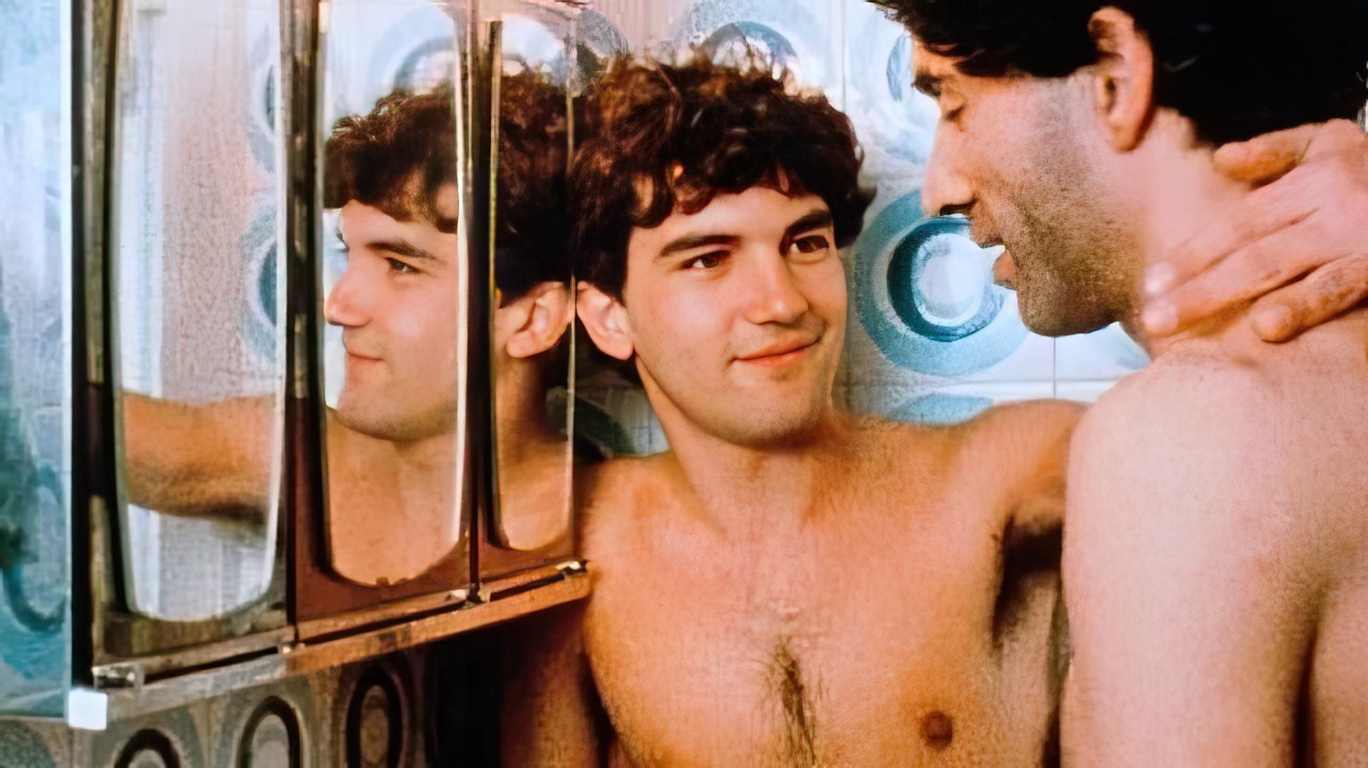 Antonio Banderas no filme "Labyrinth of Passion"