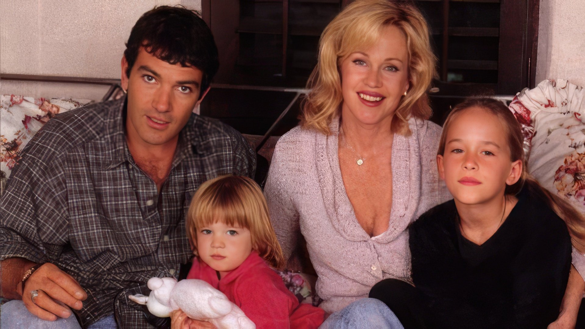 Antonio Banderas com a mulher e os filhos