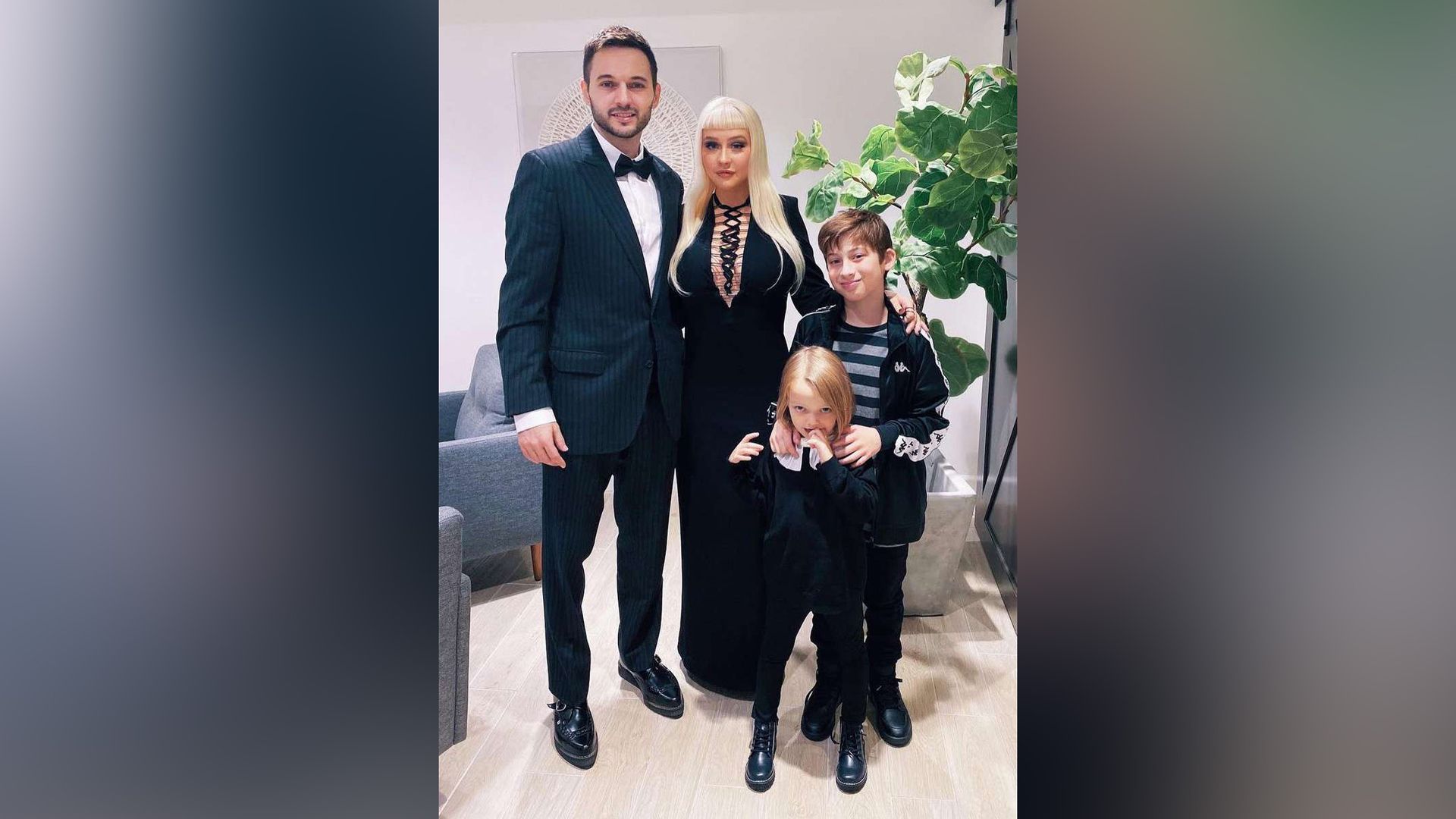 Christina Aguilera e Matthew Rutler com os seus filhos