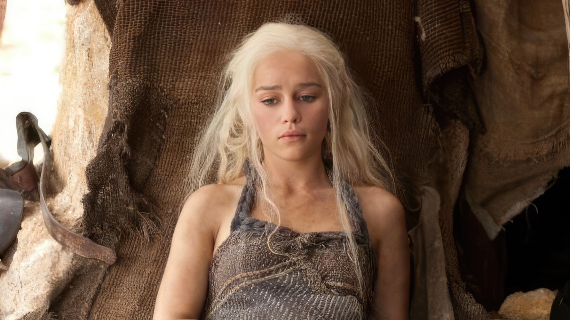 A bela Daenerys Targaryen interpretada por Emilia Clarke