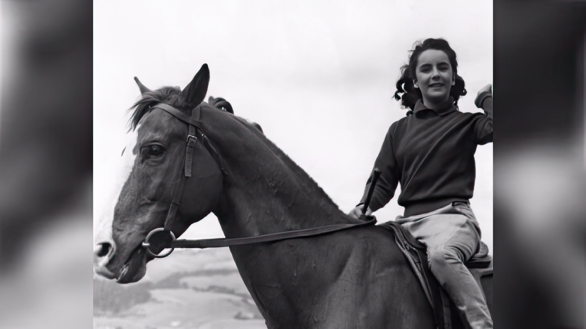 Como recompensa pelas filmagens, os produtores deram à atriz um cavalo