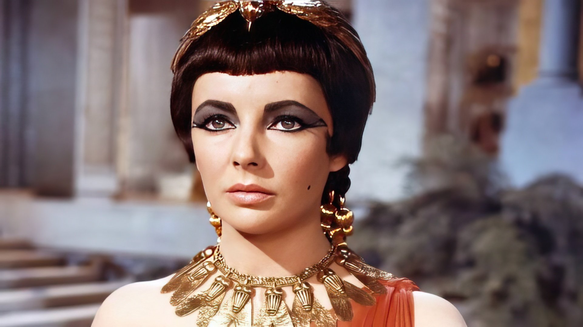 Elizabeth Taylor como Cleópatra