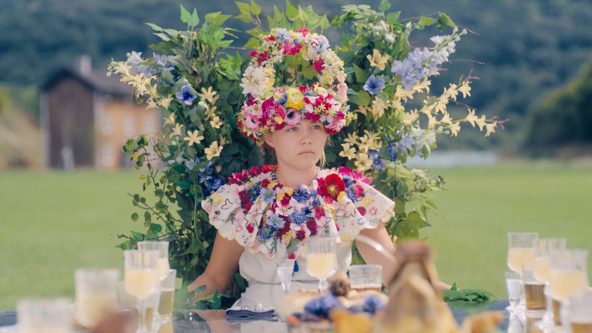 Florence Pugh no filme Midsommar