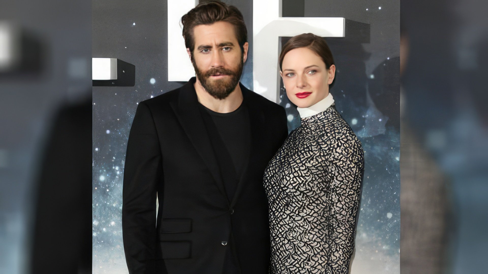 Rebecca Ferguson e Jake Gyllenhaal na estreia do filme Life