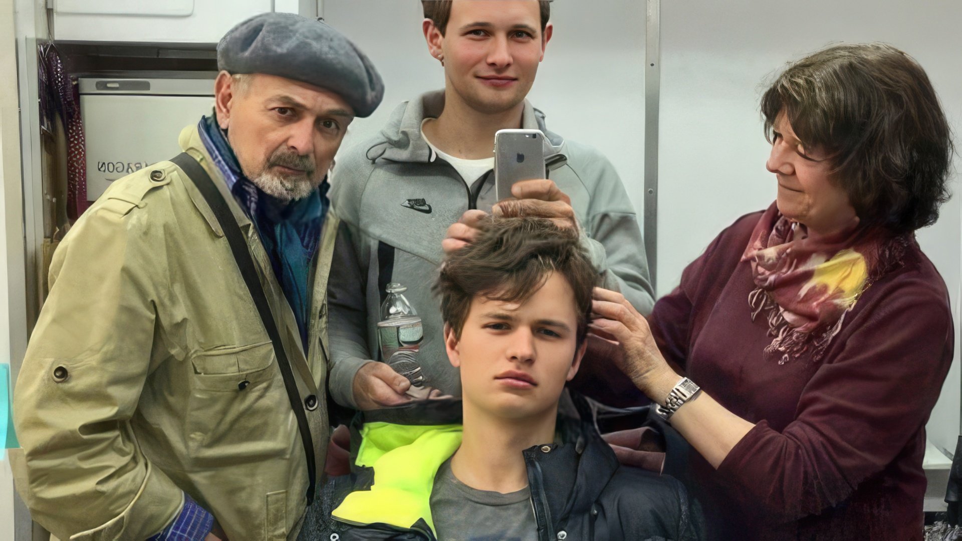 Ansel Elgort no set de November Criminals