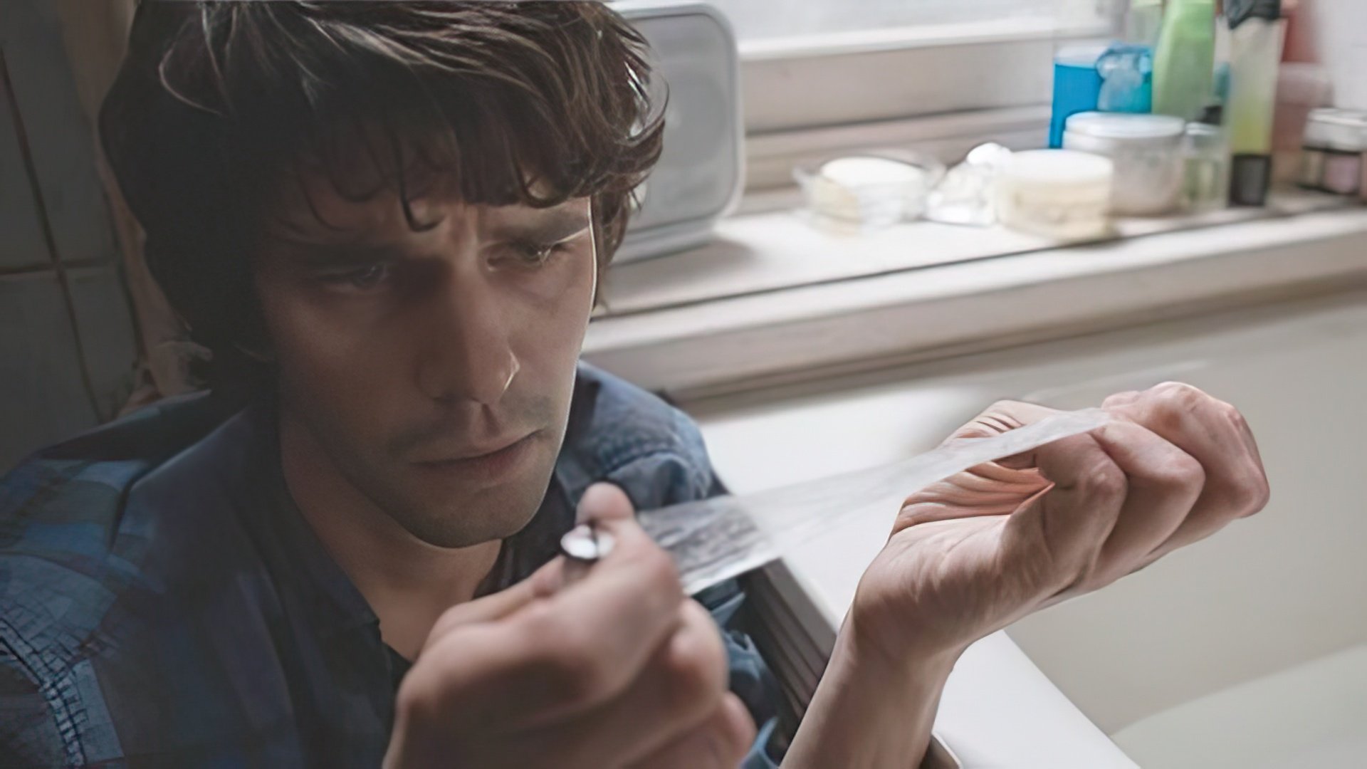 Ben Whishaw em "London Spy"