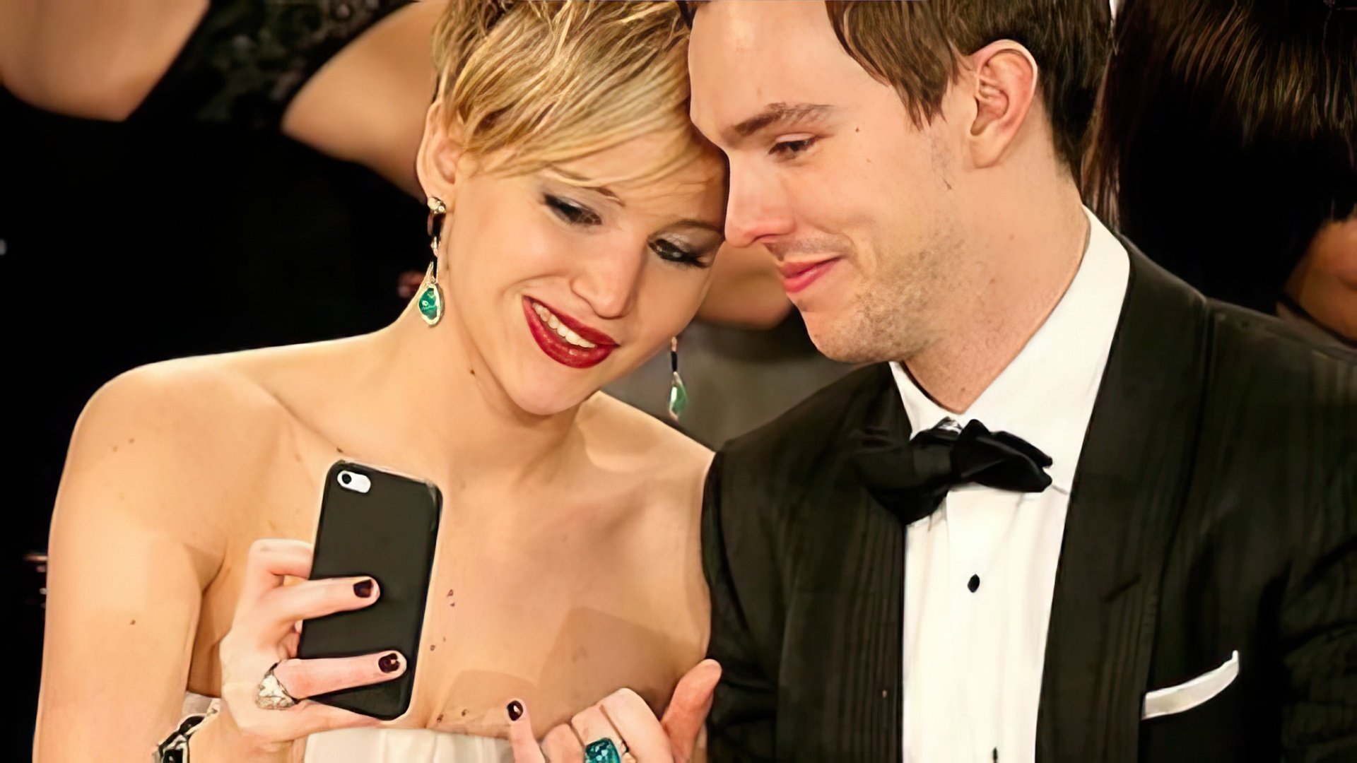 Durante muito tempo, a namorada de Nicholas Hoult foi Jennifer Lawrence