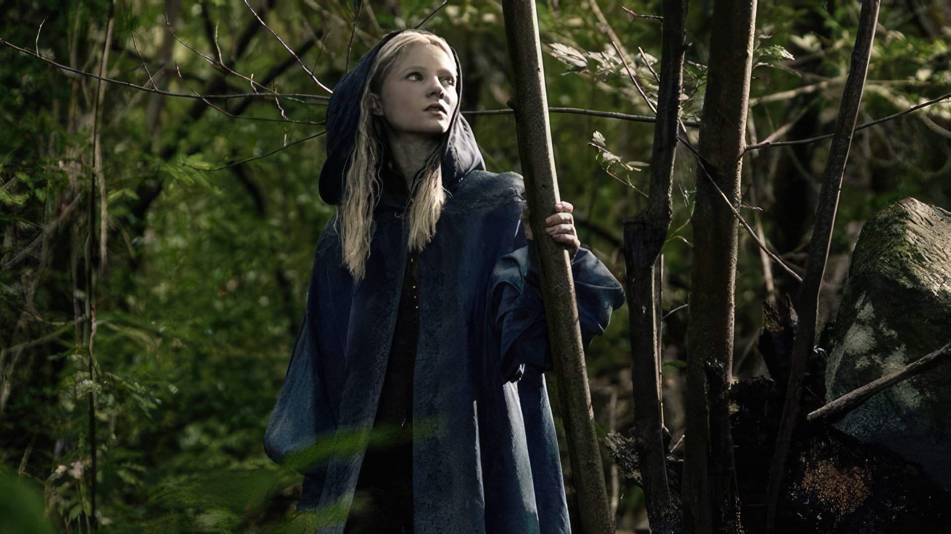 Freya Allan na série "The Witcher"