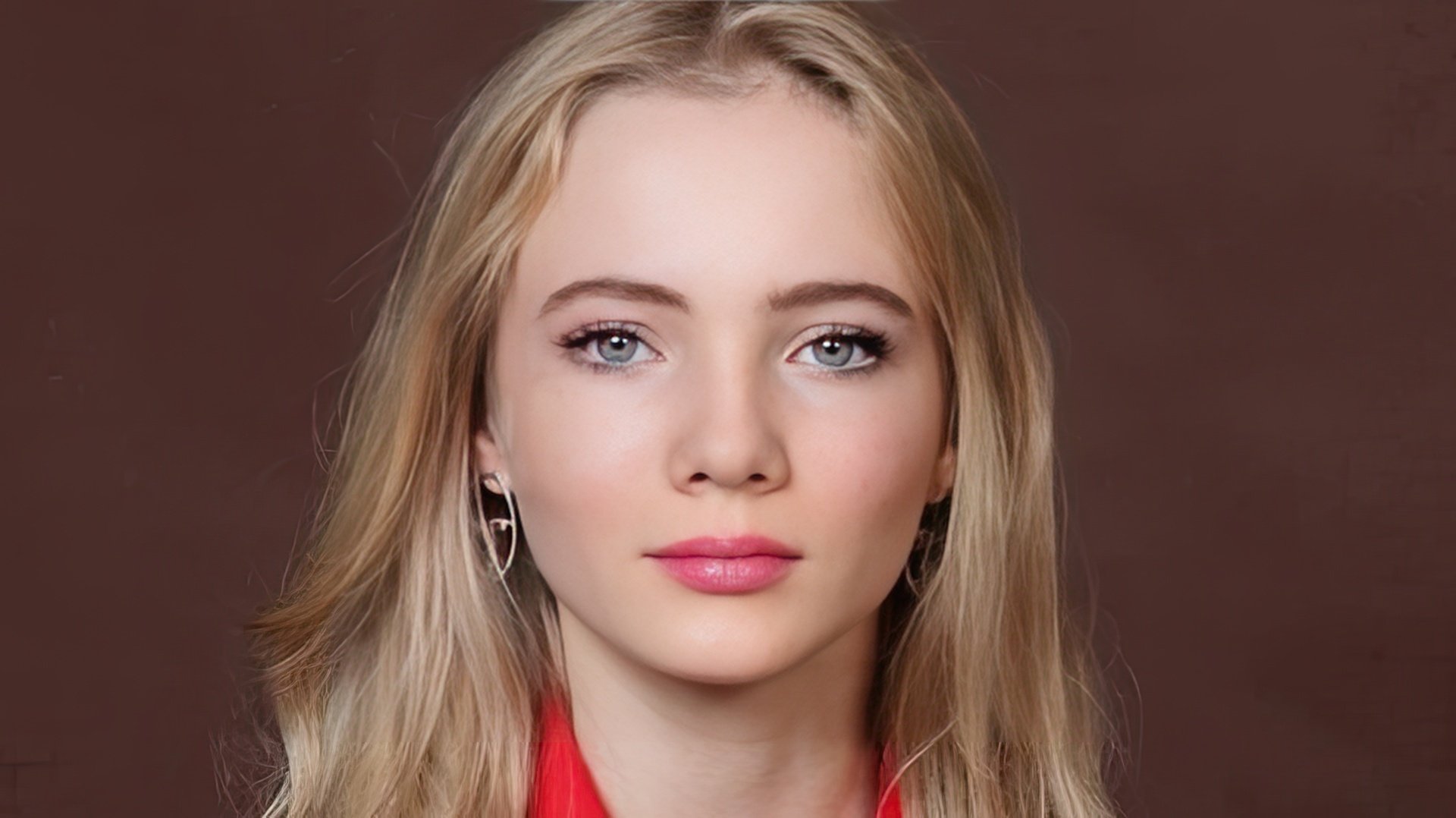 Freya Allan foto 1