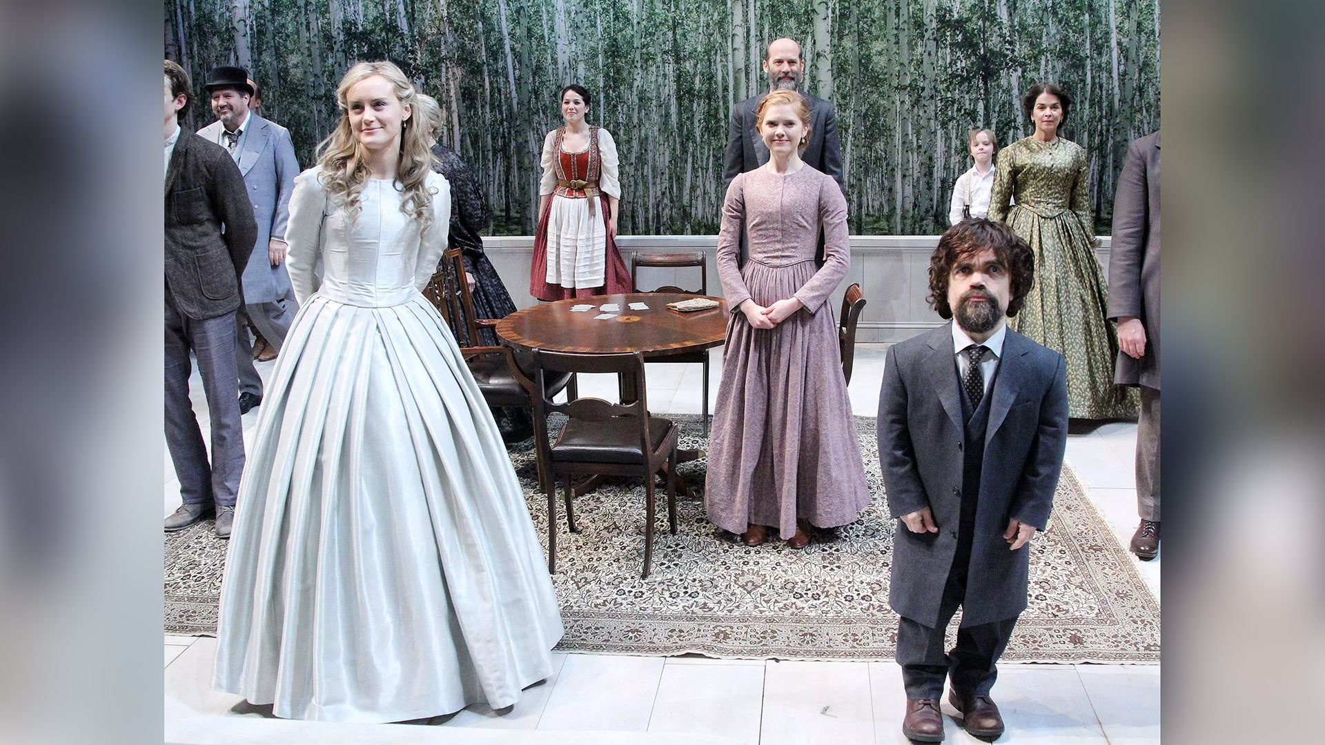 Peter Dinklage em palco: a peça "A Month in the Country"