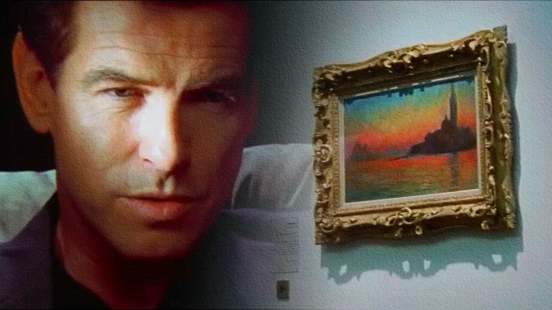 Close-up do rosto do ator Pierce Brosnan, com uma pintura numa moldura ornamentada à direita