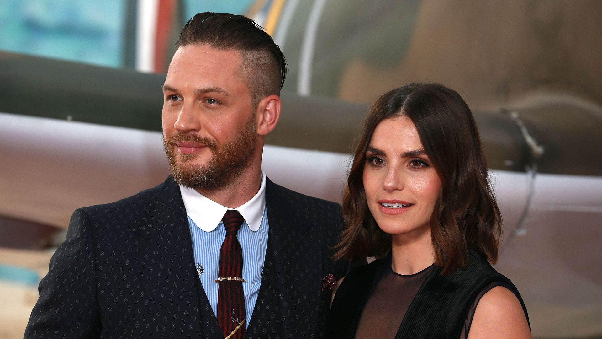 Charlotte Riley e Tom Hardy posam num evento social