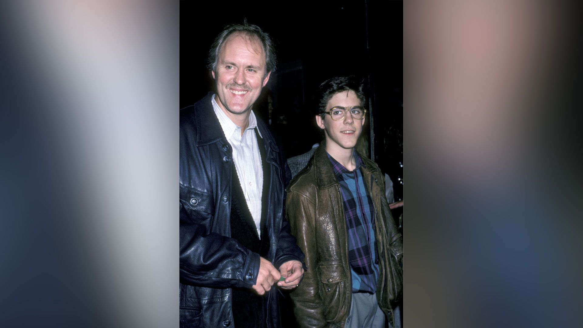 John Lithgow na juventude e Ian Lithgow na infância
