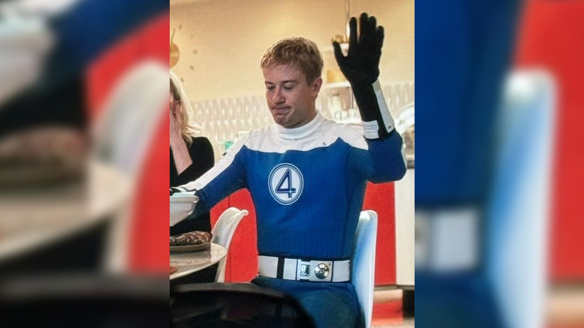 Joseph Quinn veste o fato de super-herói de Johnny Storm de "Fantastic Four"