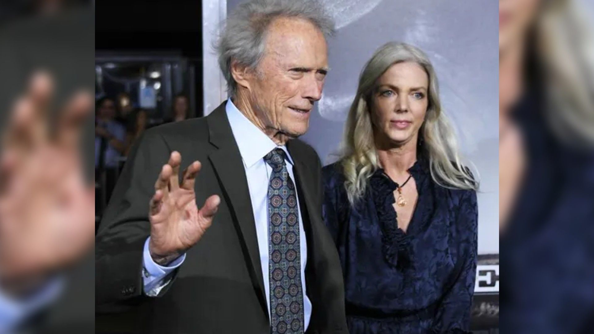 Clint Eastwood e Christina Sandera posam na passadeira vermelha