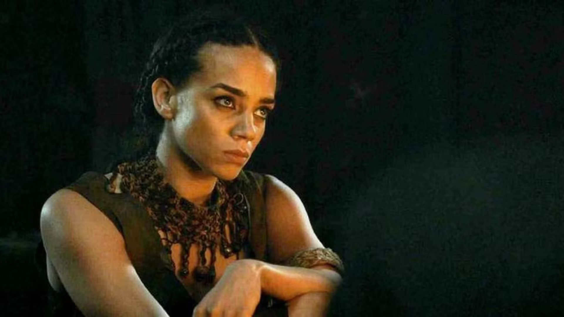 Hannah John-Kamen foto 3